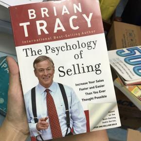 The Psychology of Selling: Increase Your Sales Faster and Easier Than You Ever Thought Possible -Paperback