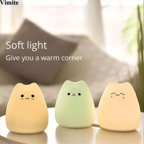 Vimite Cute Cat Light Touch LED Night Light Battery Operation Soft Silicone Cartoon Colorful Sleep Ambient Pat Night Lamp for Room Bedroom Kids Boy Girl Baby Birthday Gift