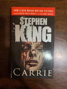 Carrie by Stephen King -Paperback