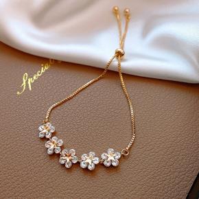 New Trendy Korean Style Flower Bracelets for Girls Simple Stylish New Collection/ New Style Fashion Jewelry Zircon Golden Flower Adjustable Bracelet for Women Simple Fashion/ Bracelet for Girls Stylis