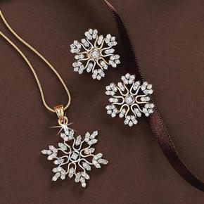 3 Pcs/set Snowflake Necklace Earrings Pendant Luxury Jewelry Set Accessories Party Gifts