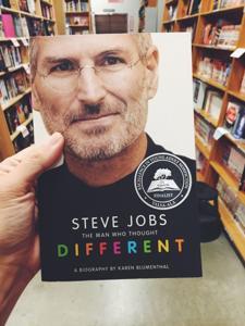 Steve Jobs: The Man Who Thought Different: A Biography