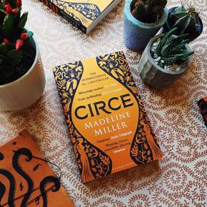 Circe by Madeline Miller -Paperback