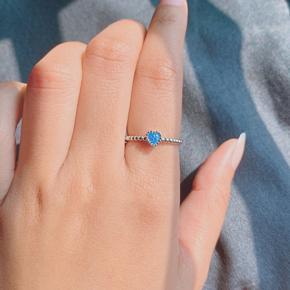 Love Shape Blue Zirconia Ring