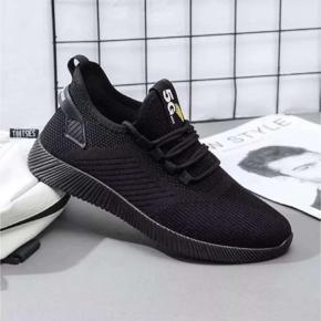 High Quality Sneakers for men Men Casual Shoes Men Fashion Sneakers Fly knit Light weight Slip-on Men