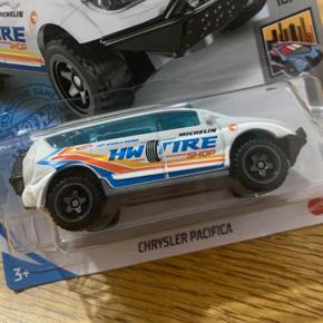 Hot Wheels Chrysler Pacifica HW Metro