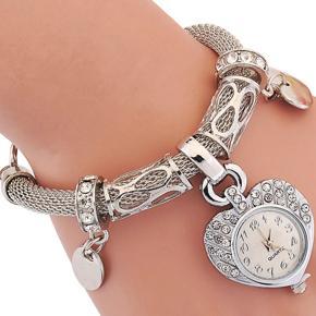 Fashion Women's Love Heart Bracelet Watch Charm Band Analog Quartz Wrist Watch