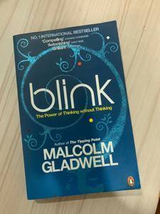 Blink: The Power of Thinking Without Thinking -Paperback