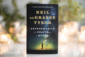 Astrophysics for People in a Hurry Book by Neil deGrasse Tyson