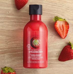 The Body Shop Strawberry Clearly Glossing Conditioner (250ml)