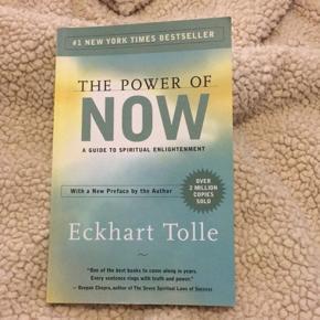 The Power of Now: A Guide to Spiritual Enlightenment -Paperback