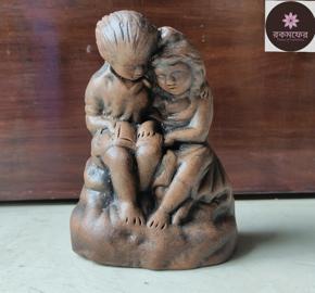 Clay Showpiece- Affection | Love Showpiece | Soil Made Showpiece | Terracotta | Rokomfer