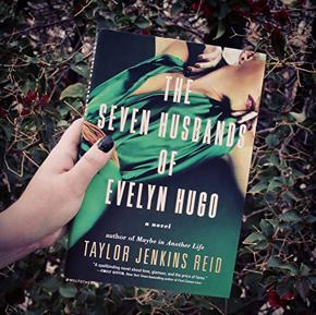 The Seven Husbands of Evelyn Hugo Novel by Taylor Jenkins Reid