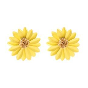 Flower Earrings Jewelry Creative Small Fresh Color Four-petal Three-dimensional Small Flower Earrings Small Daisy Flower