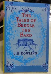 The Tales of Beedle the Bard (Harry Potter) -Paperback