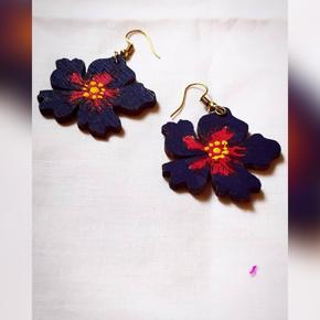 HAND PAINT EAR RING