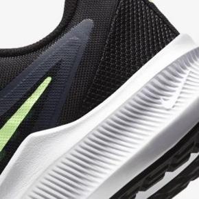 Nike Downshifter 10 | Obsidian/Black/Lime Glow