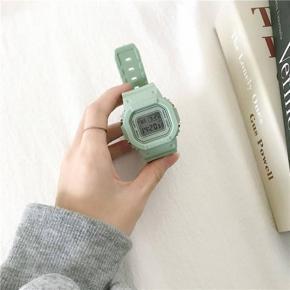 Matcha Green Square Small Fresh Girl Electronic Watch