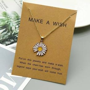 Cute Trendy Sun Flower Necklace Daisy Flower Necklaces for Girls Simple Stylish - Pressed Flower Jewelry Dainty Chain Necklace for Women New Collection - Pendant Necklace for Girls Stylish