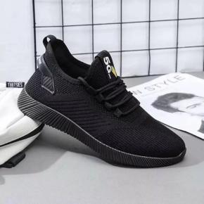 Sneakers man new design fabrics shoes with high lace up design and rubber material soul