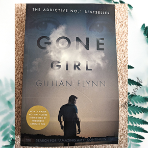 Gone Girl by Gillian Flynn -Paperback