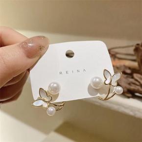 White Butterfly Pearl Earing New beautiful trending pearl earing for girls and women