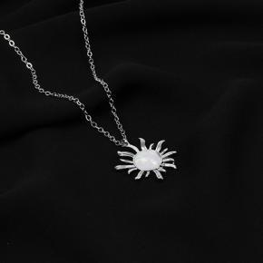 Trendy Crystal Simple Sunflower Pendant Chain Choker Necklaces for Girls Simple Stylish - Necklace for Women New Collection/ Necklace for Girls Simple Fashion