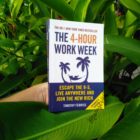 The 4-Hour Work Week: Escape the 9-5, Live Anywhere and Join the New Rich -Paperback