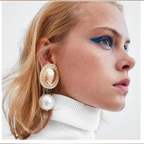 Fashion Oval Jewel Imitation Pearl Drop Earrings for Women
