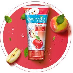 Everyuth Naturals Moisturizing Fruit Face Wash for dry skin (50gm)